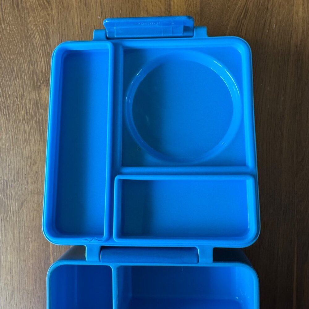 OMIEBOX Kids Lunch Box Blue Yellow School Bento Snacks Omie Snack Child Lunchbox - Picture 7 of 14
